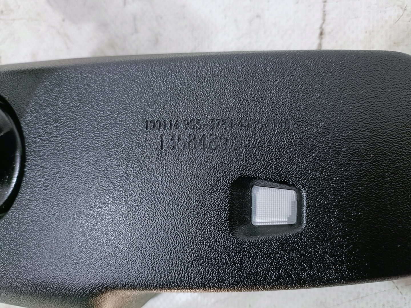 CADILLAC ESCALADE IV 15- rear-view mirror SRODKOWE inner 13584893