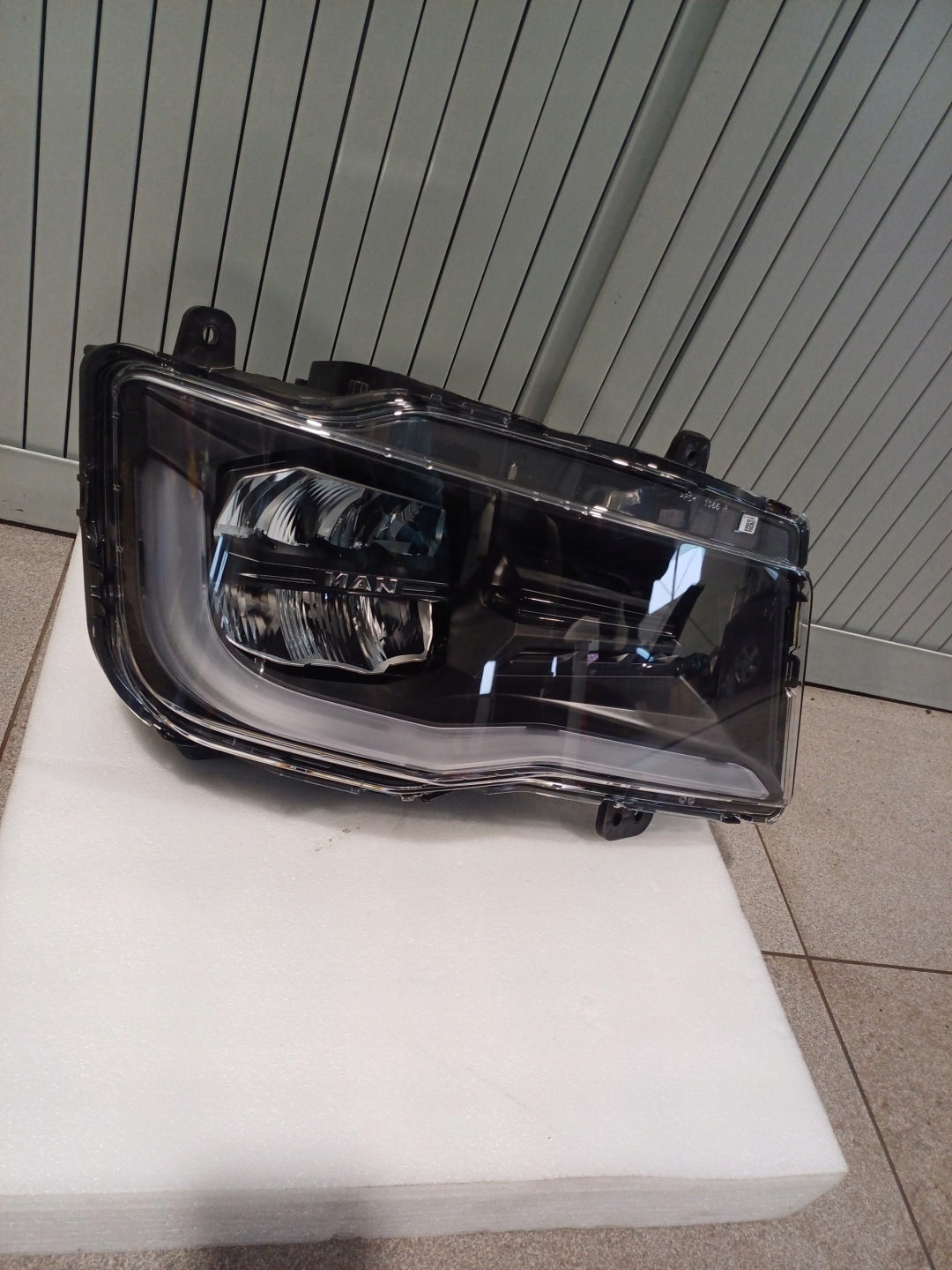 light right front front MAN TGX TGS TGM FULL LED 8125101-6822