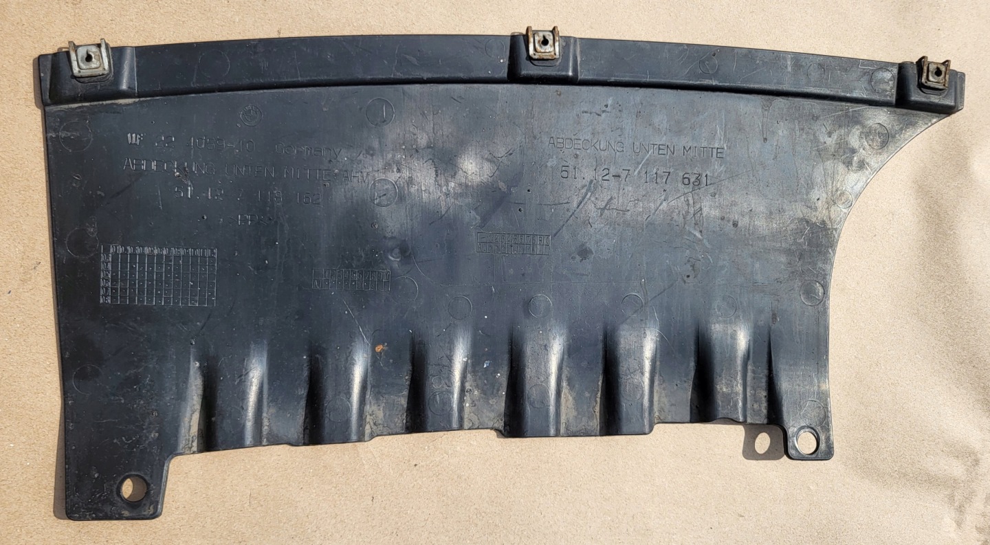 Blende Abdeckung Gehäuse untere mitte der Stoßstange heck BMW 1 E87 E81 OE