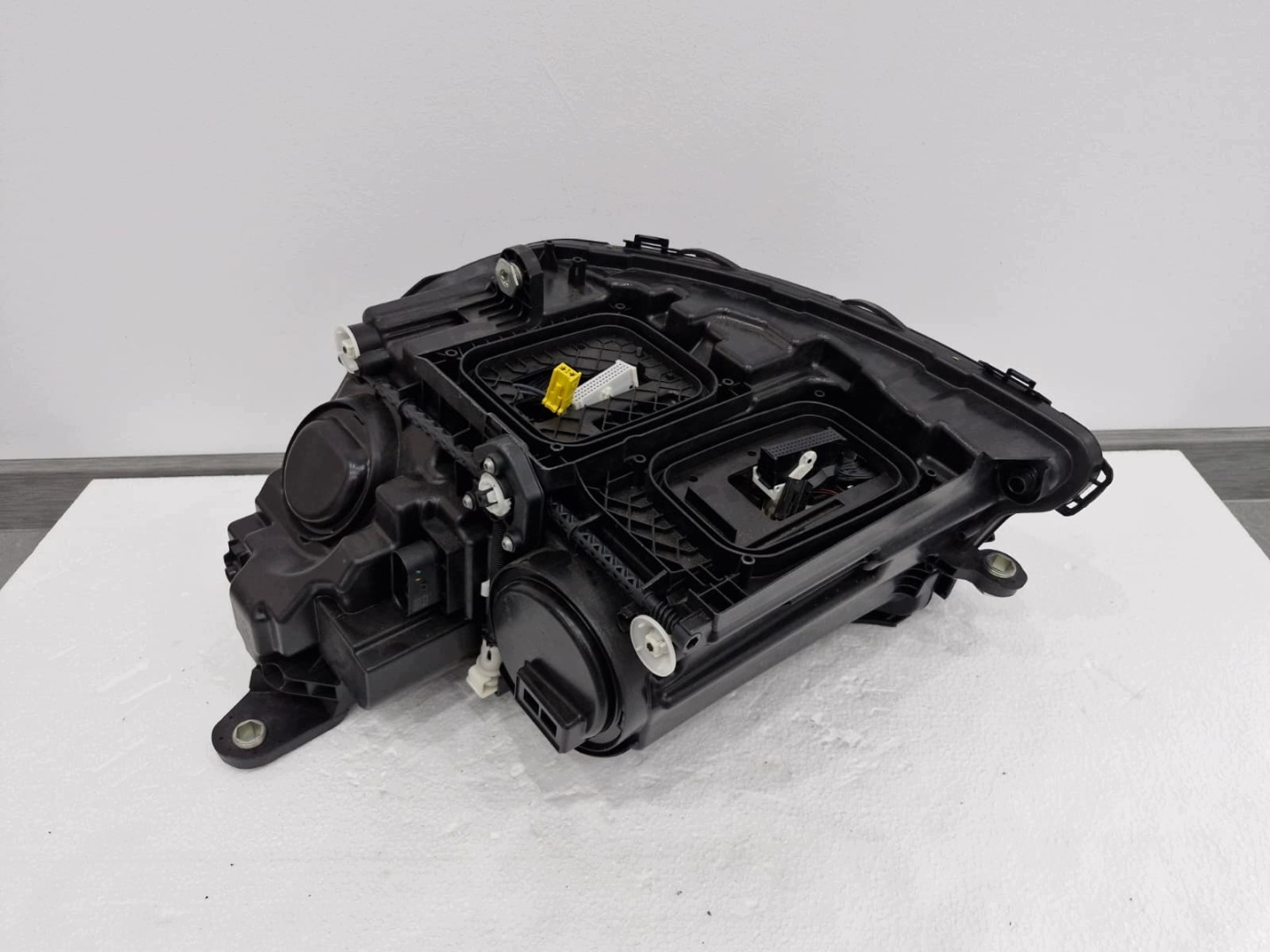 light right Mercedes E Klasa W213 LIFT Multibeam LED