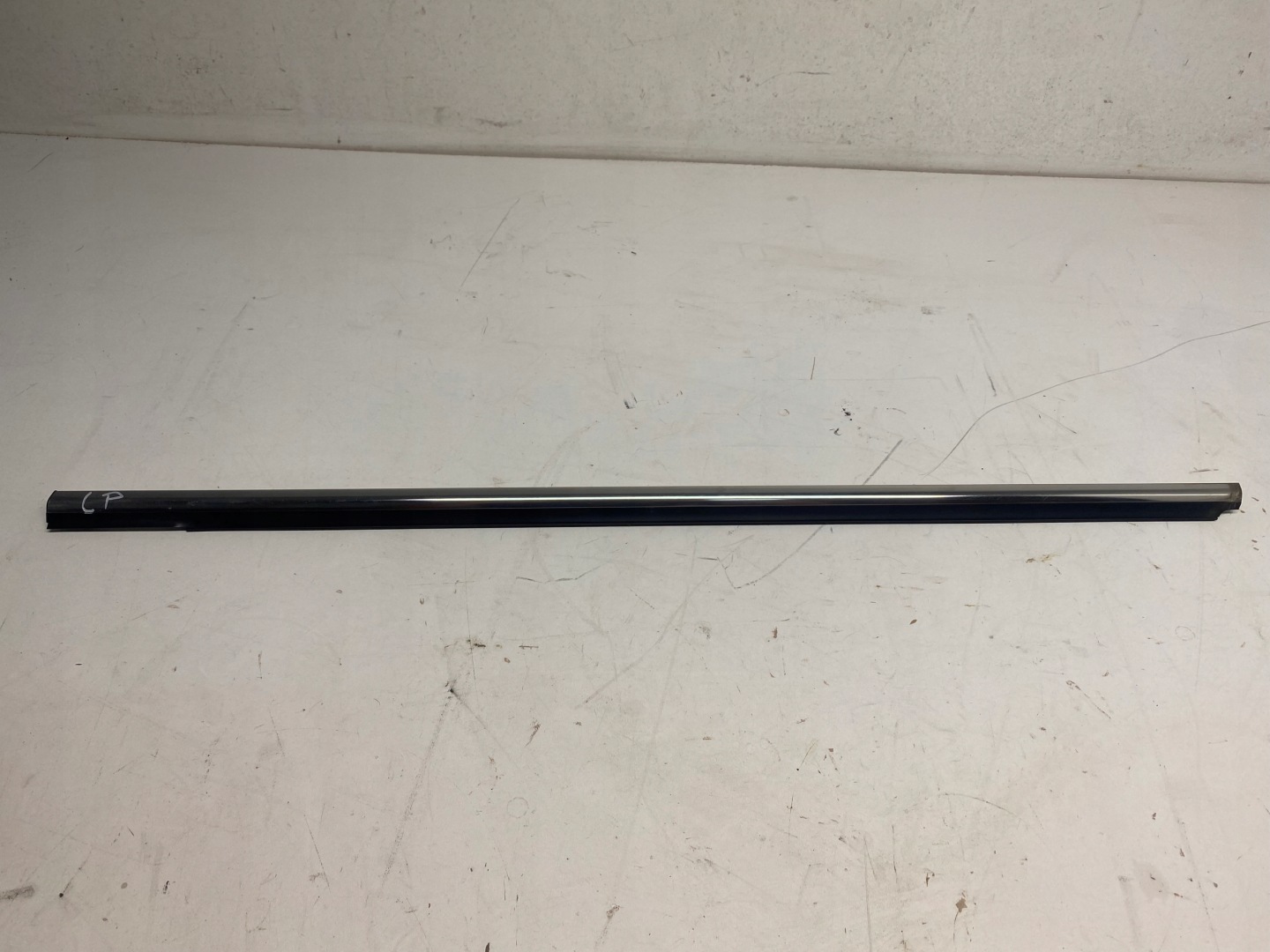 moulding PARAPET door left front KIA SPORTAGE III