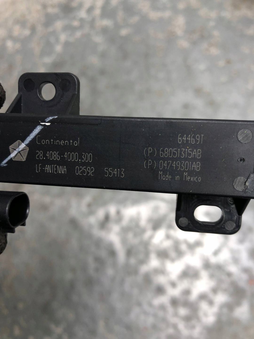 amplifier ANTENY JEEP COMPASS II 68051315AB