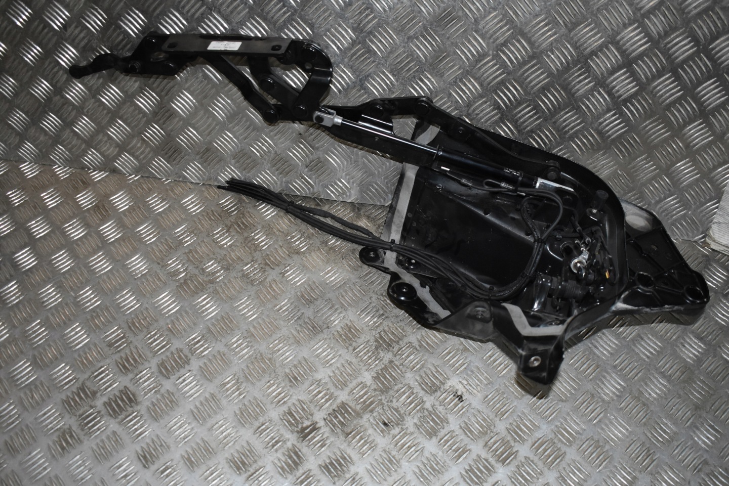 IDEALNY hinge roofs right AUDI R8 SPYDER CABRIO 1