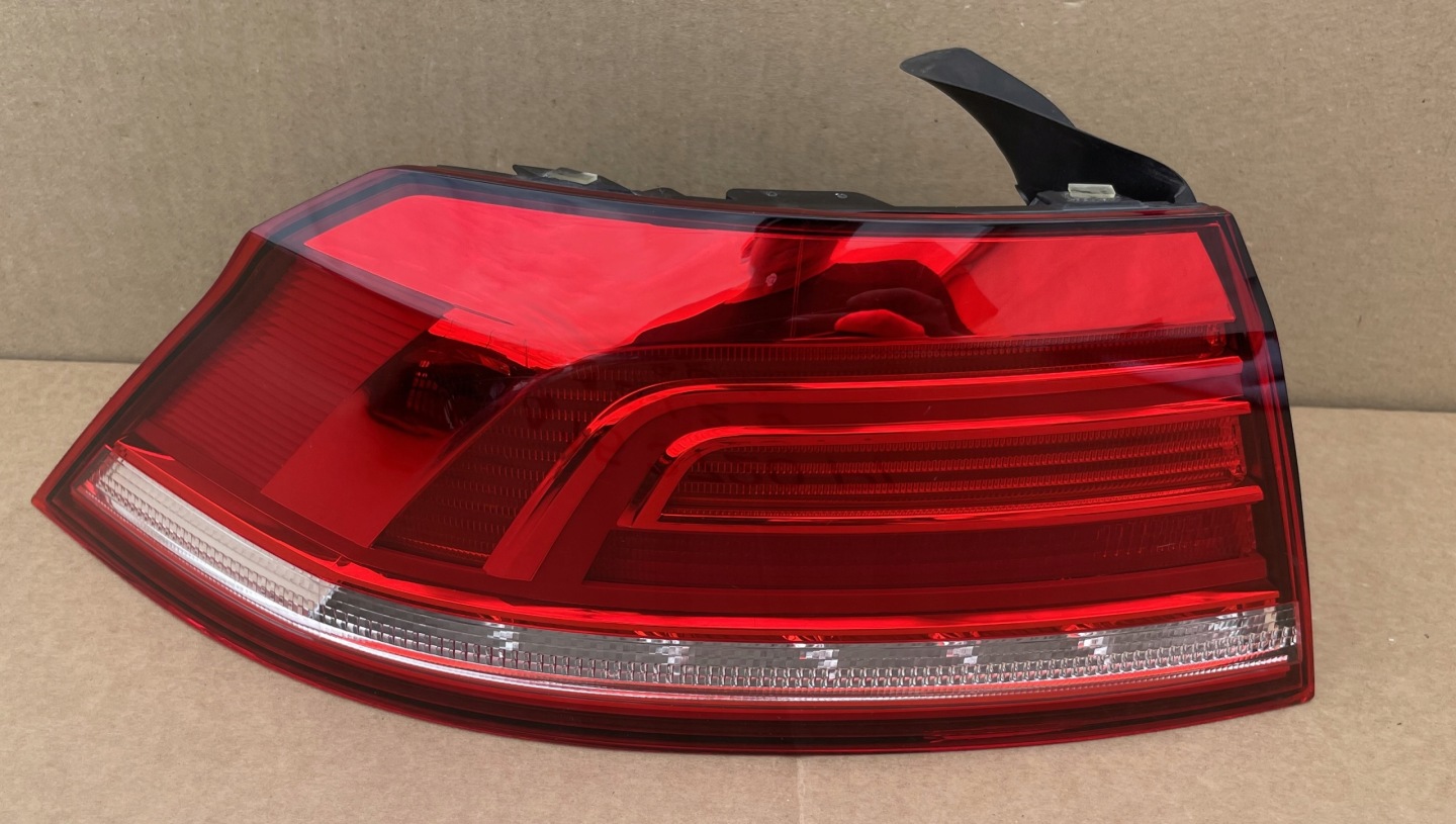 light PASSAT B8 sedan 3G5945095A as new original