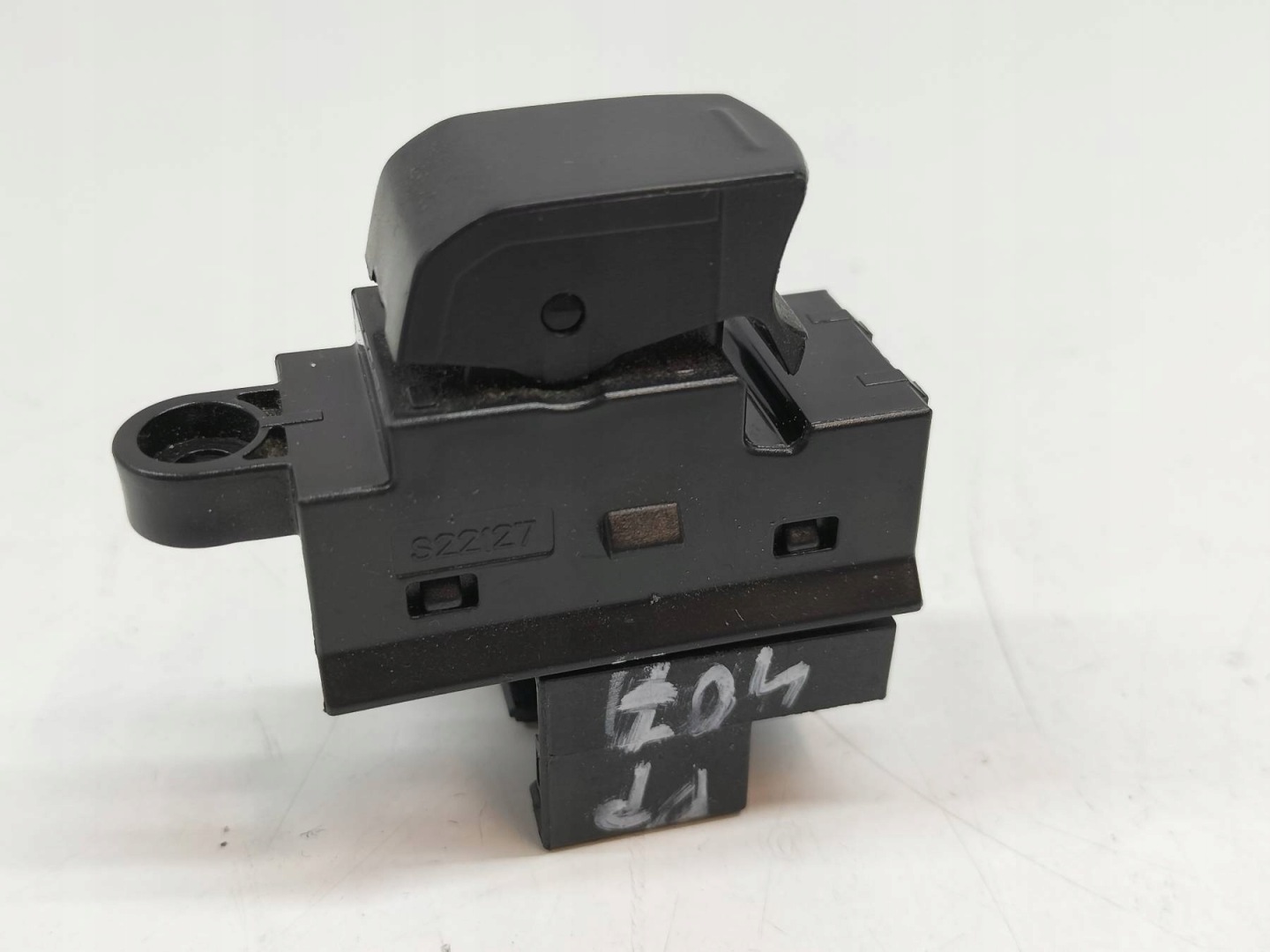 window control switch right front of the passenger Suzuki Baleno II (2015-2022)