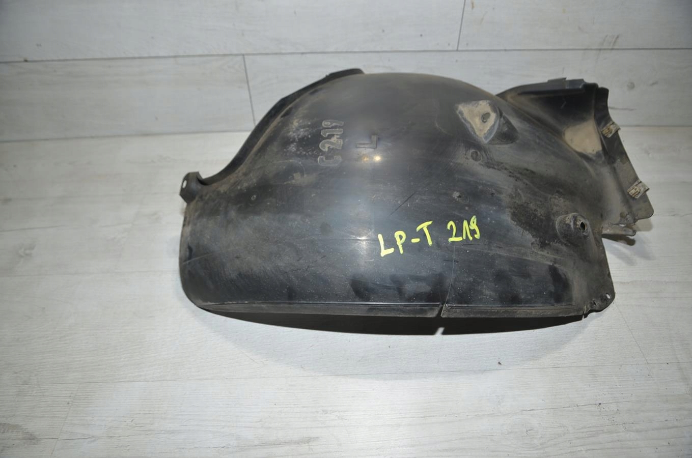 mudguard left front cz. rear part Mercedes CLS w219