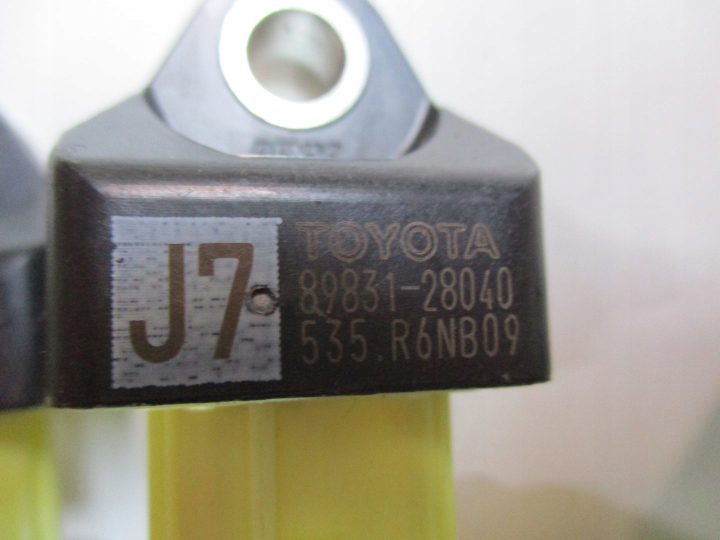 impact sensor TOYOTA 89831-28040