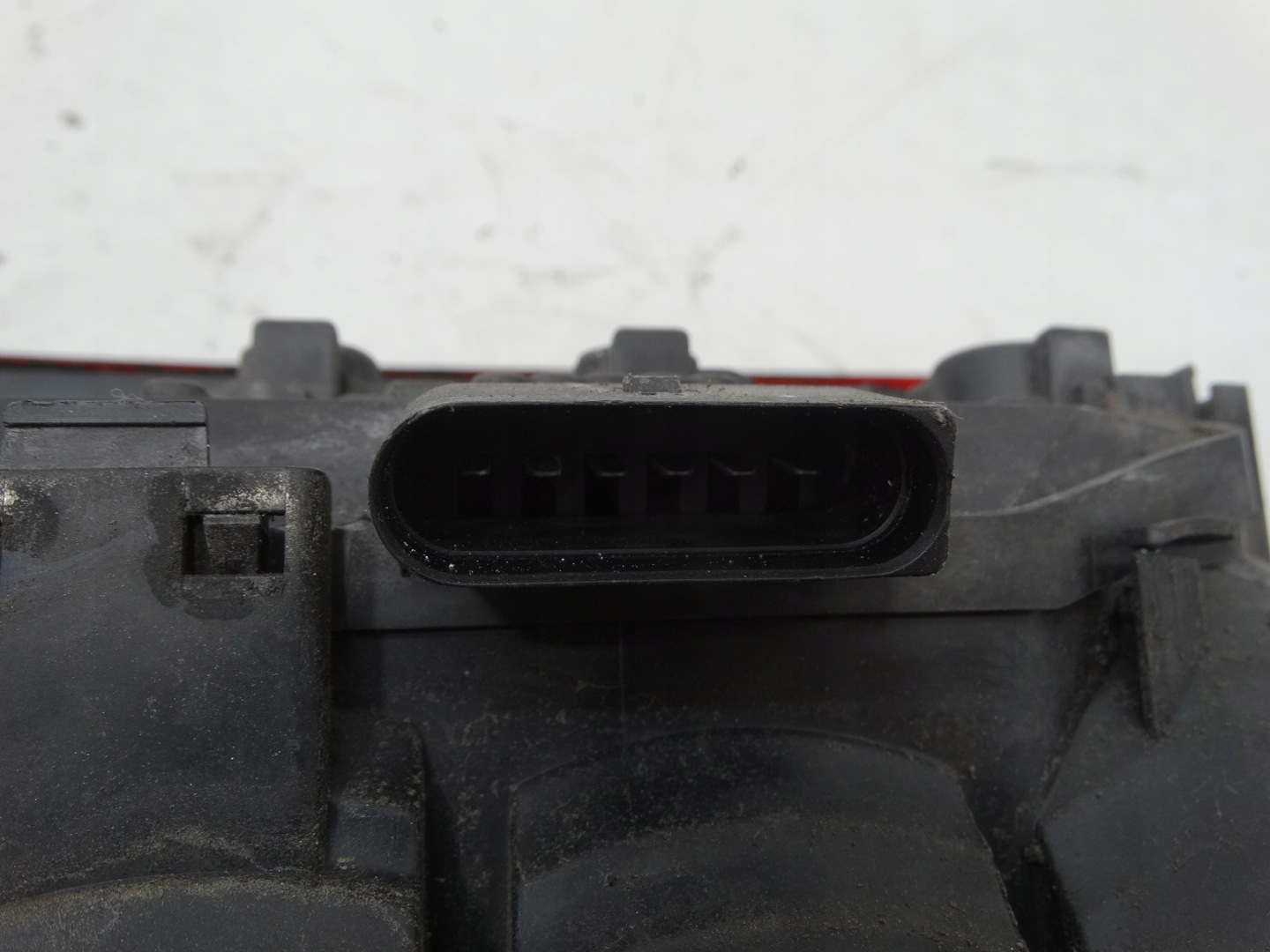 light left rear part VOLKSWAGEN TRANSPORTER T5 CARAVELLE 7H0945095G