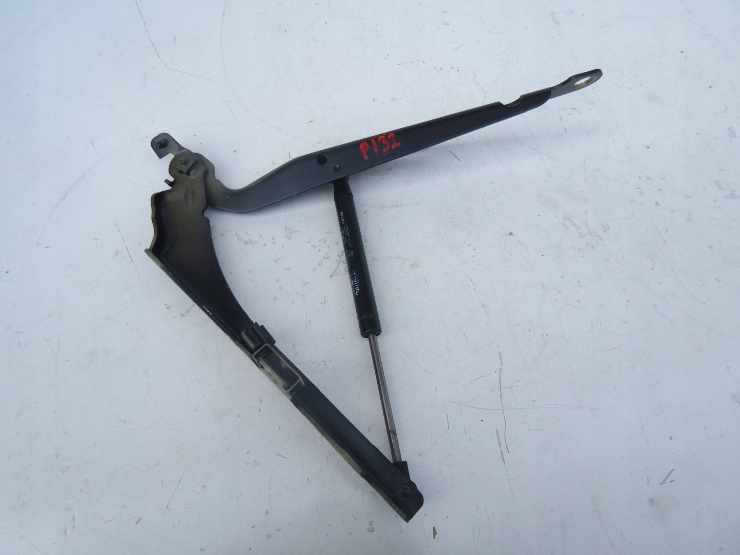 hinge bonnets VOLVO S60 and 2.4 B 140KM R5 2001r
