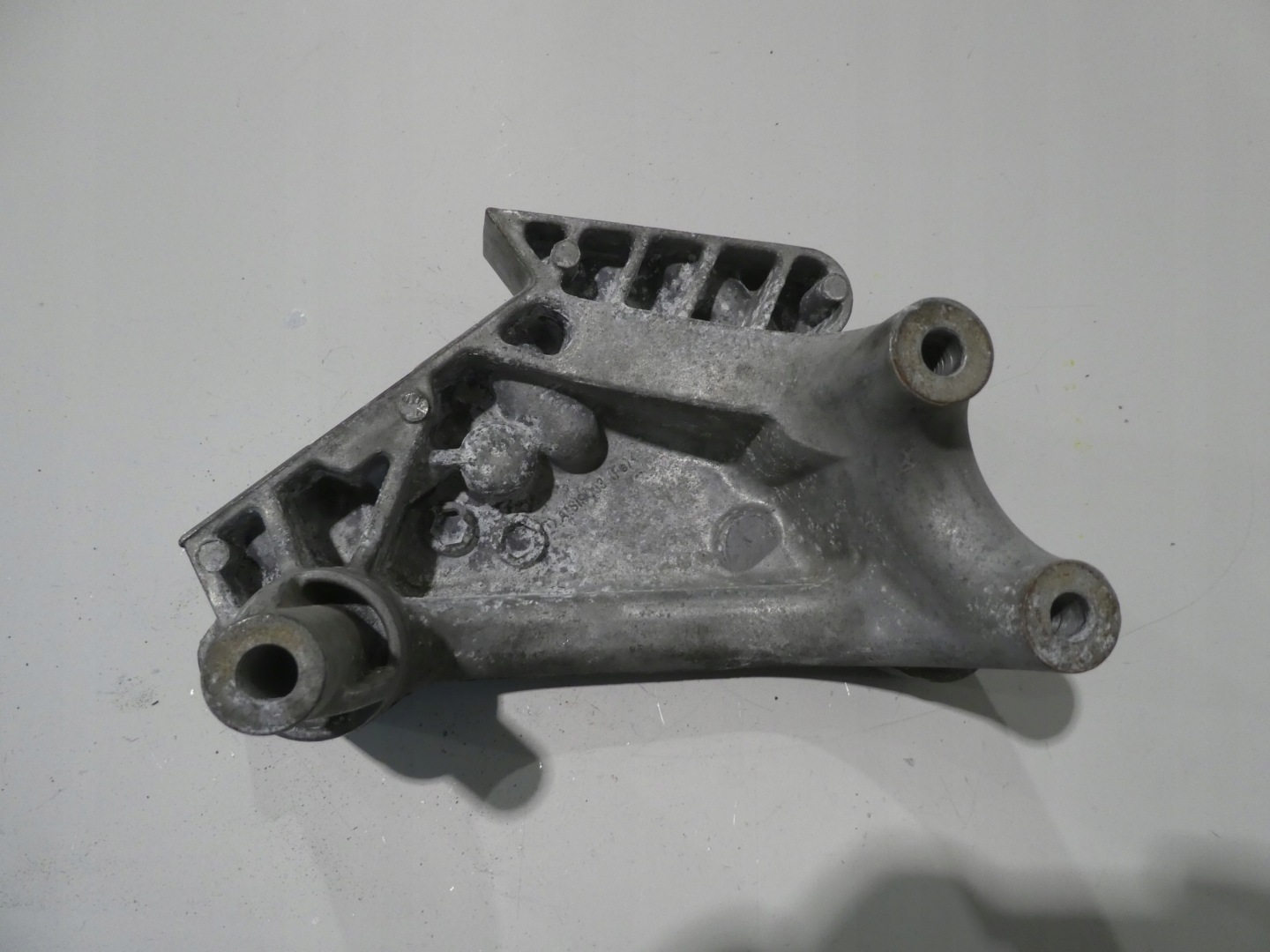 engine mount VW SEAT SKODA VW 04L199207