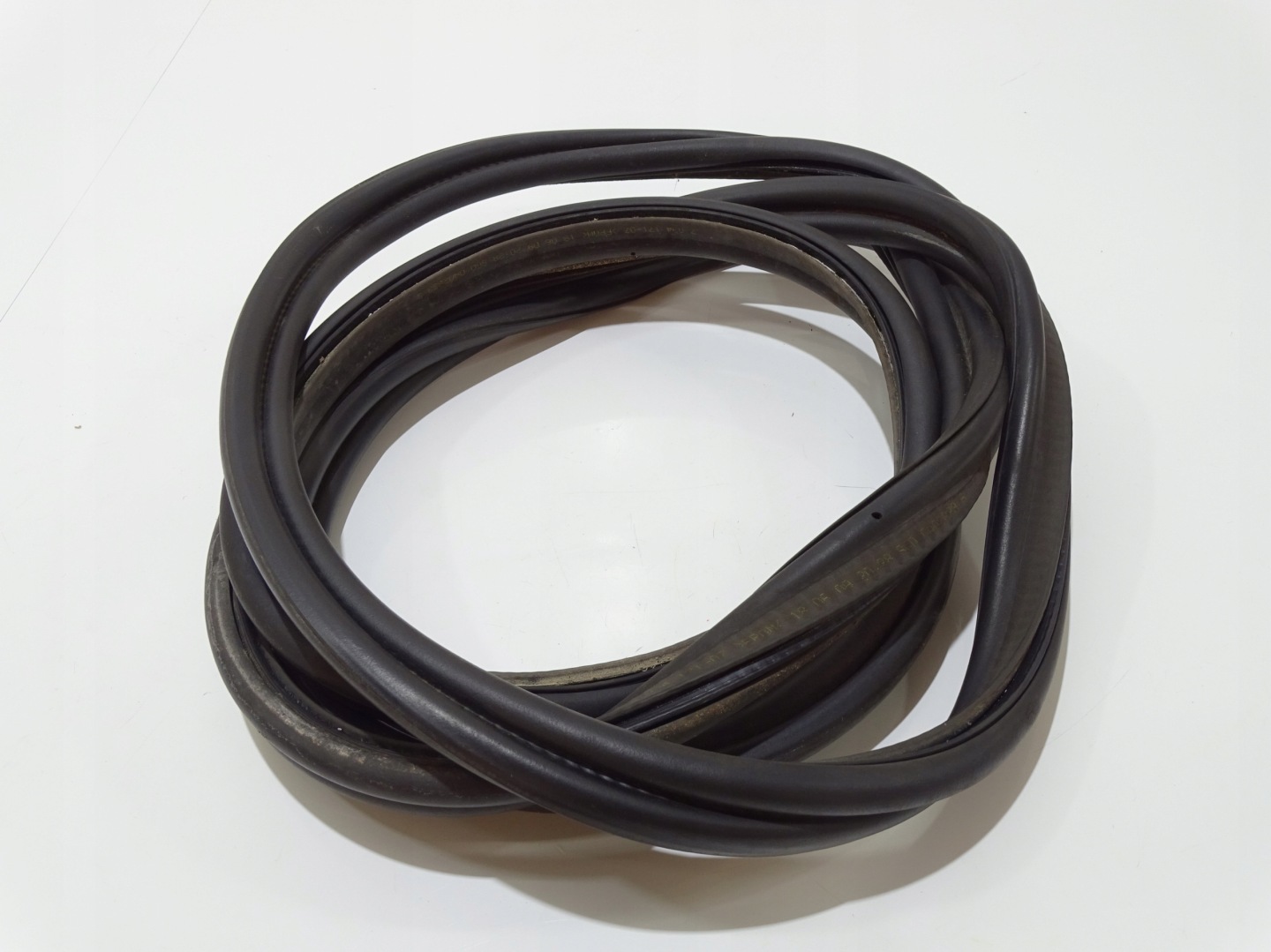 gasket bonnet boot BMW E60 OE(4555725)