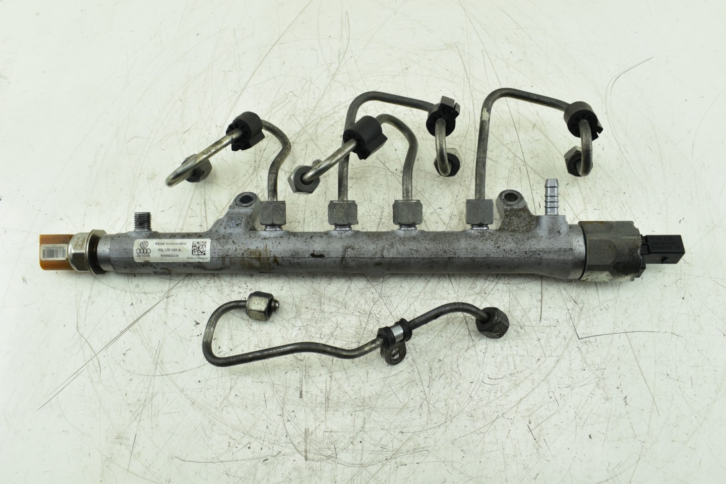 injection ramp sensor VW PASSAT B7 GOLF VI AUDI A3 8P 1.6 TDI 03L130089B