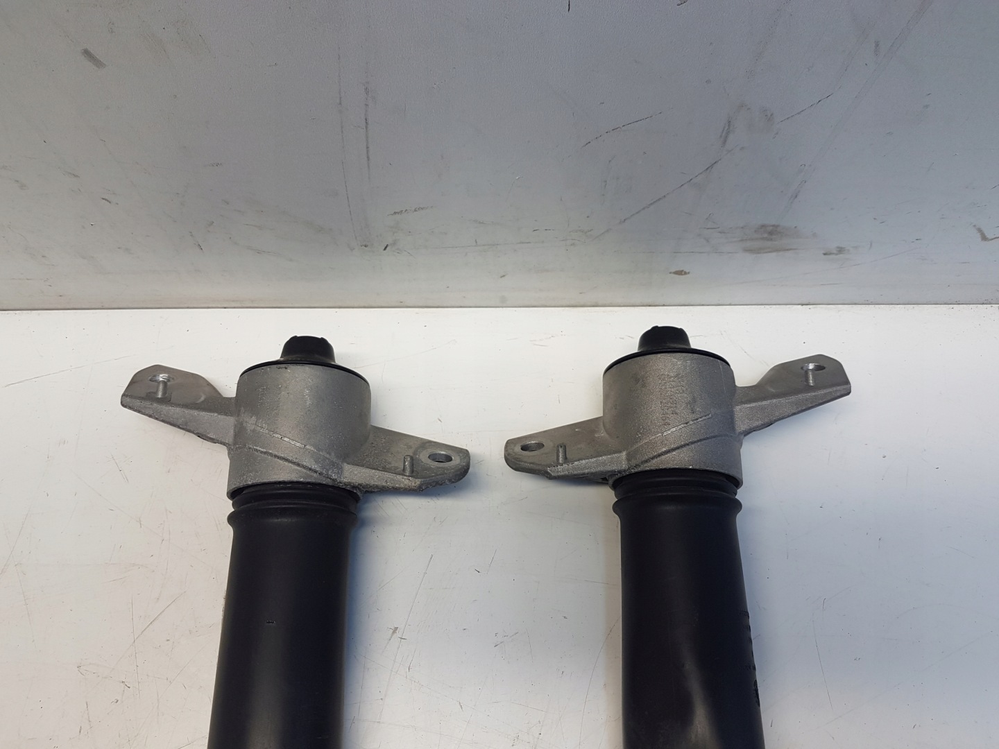 VOLVO XC40 T3 shock absorber rear part left right