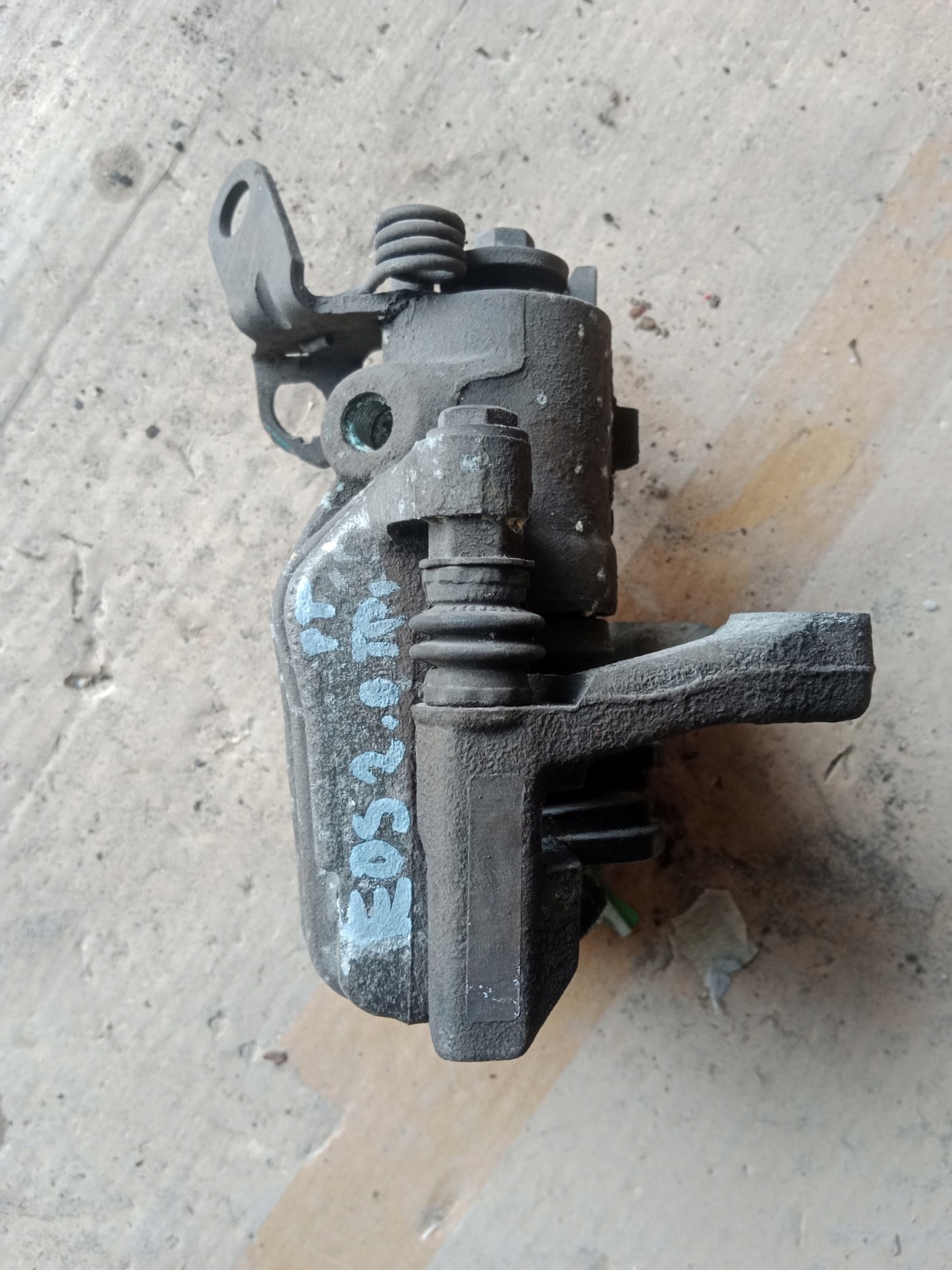 caliper brake right rear part VOLKSWAGEN EOS 2.0TDI