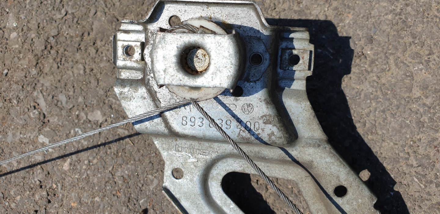 Fensterheber rechts heck AUDI 80 B4 OE