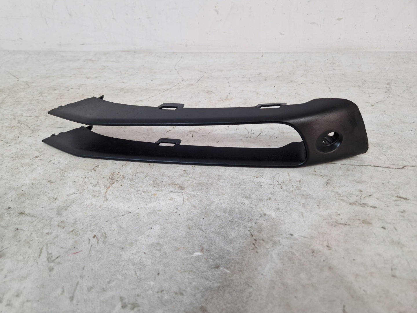 PORSCHE 991 frame bracket PDC grid of a bumper right front 99150585403