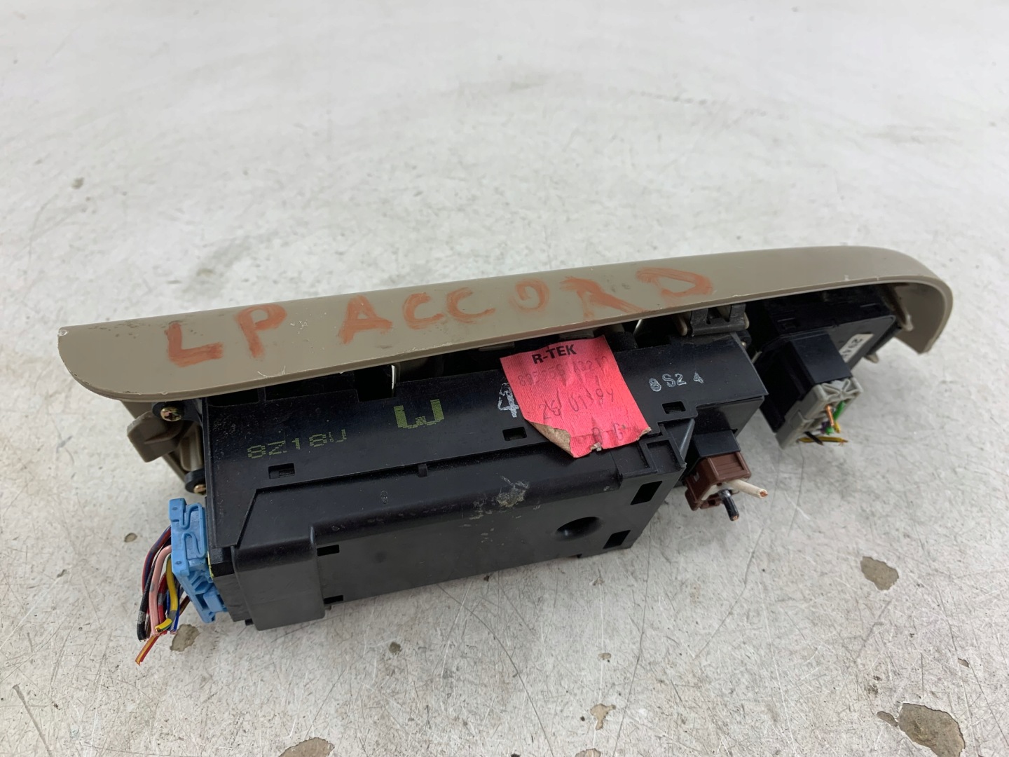 HONDA ACCORD VI PANEL okna levý předek béžová
