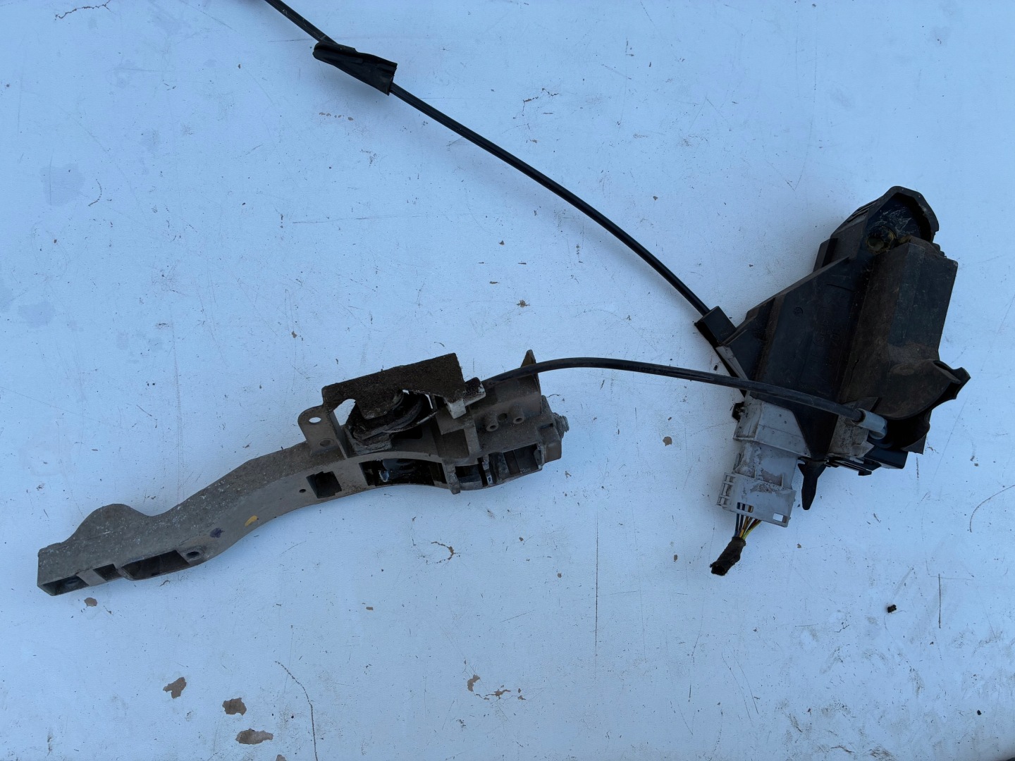lock door driver´s left front Citroen C4 and 6PIN 3drzwi 04-08r.