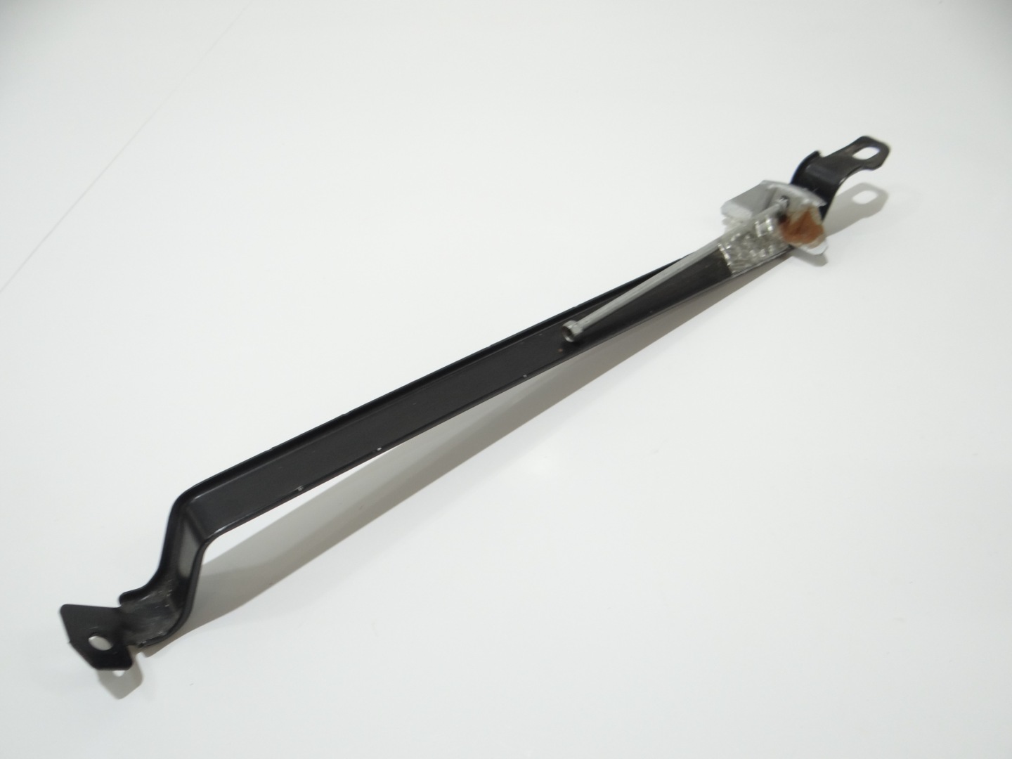 BMW E60 Halter AKUMULATORA