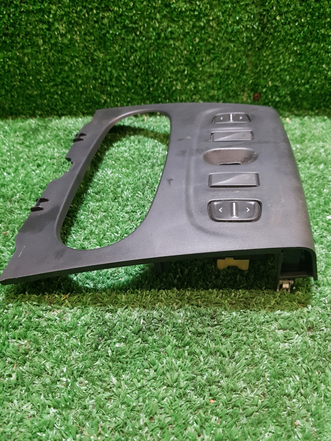 control panel of the window DACIA SANDERO 2 275009384R