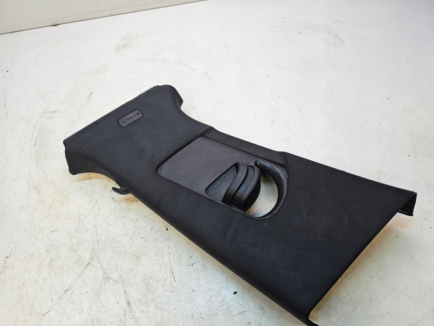 cover SLUPKA B left AUDI A4 B9 AVANT 8W0867243D