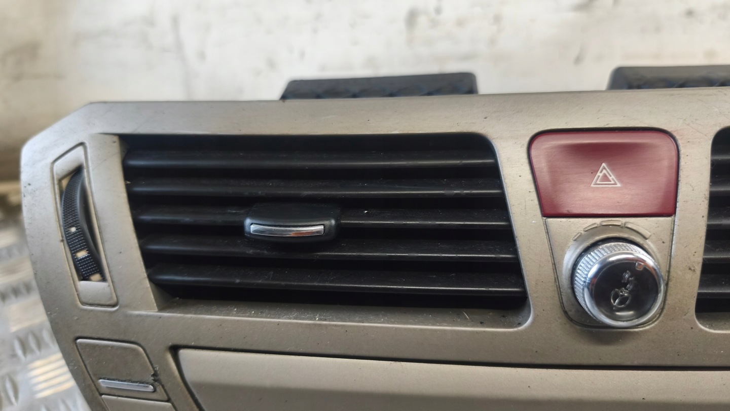 grid air conditioning devices central CITROEN PICASSO C4 2008r 303845