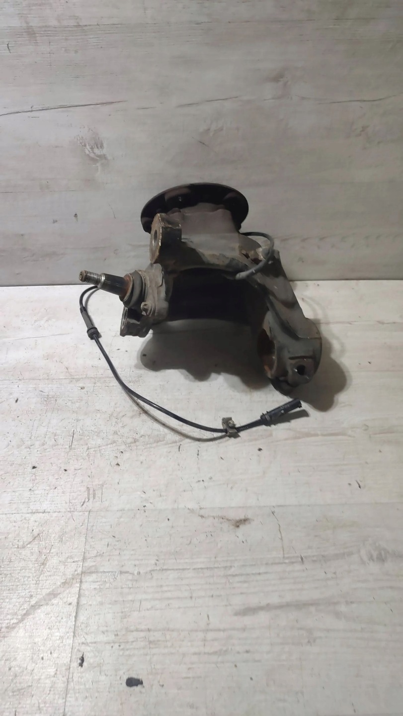 BMW 3 F30 F35 F31 2017 front side right swing wheels