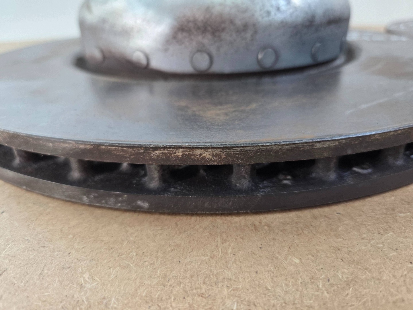 BMW 5 G30 G31 G38 discs brake rear. + plates (T126)