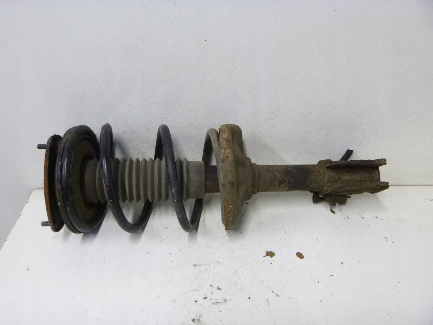 shock absorber front Suzuki Liana 1.6 2001r.