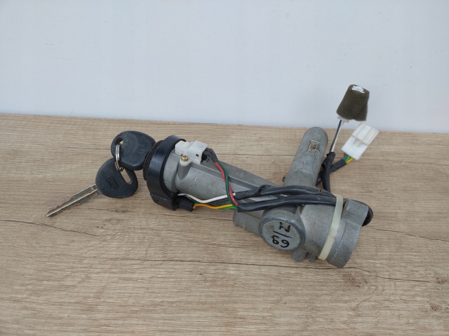 KIA MAGENTIS ignition + 2X key 39113-27464 K109/037