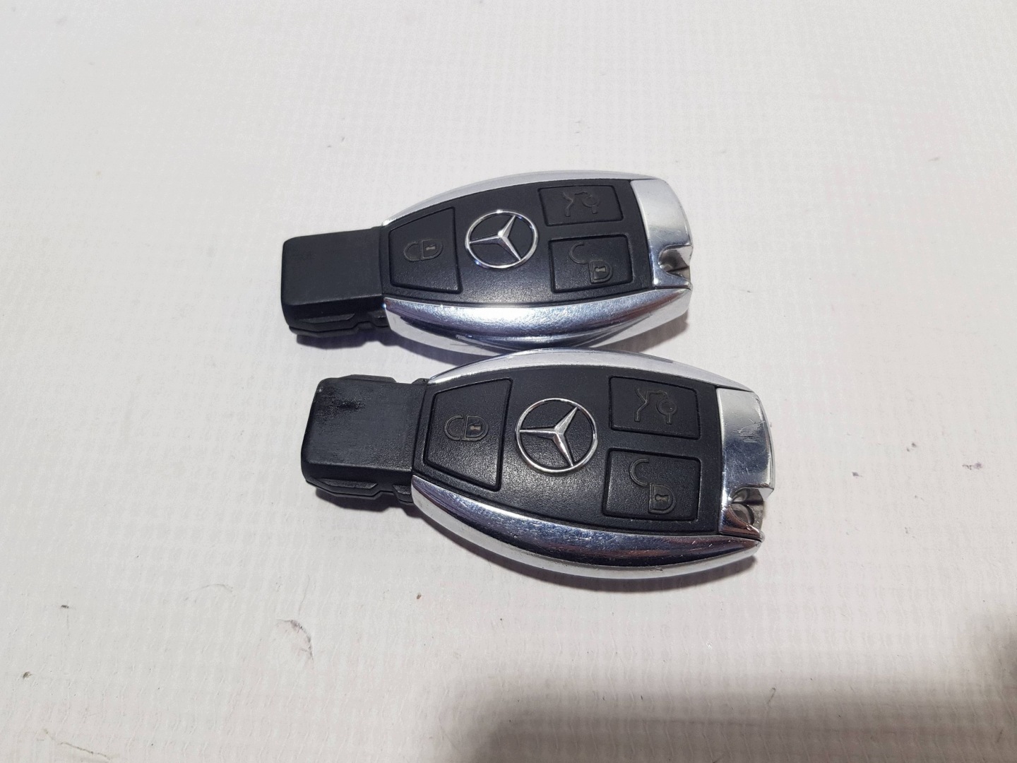 ignition + 2X key MERCEDES W207 C207 2079052600