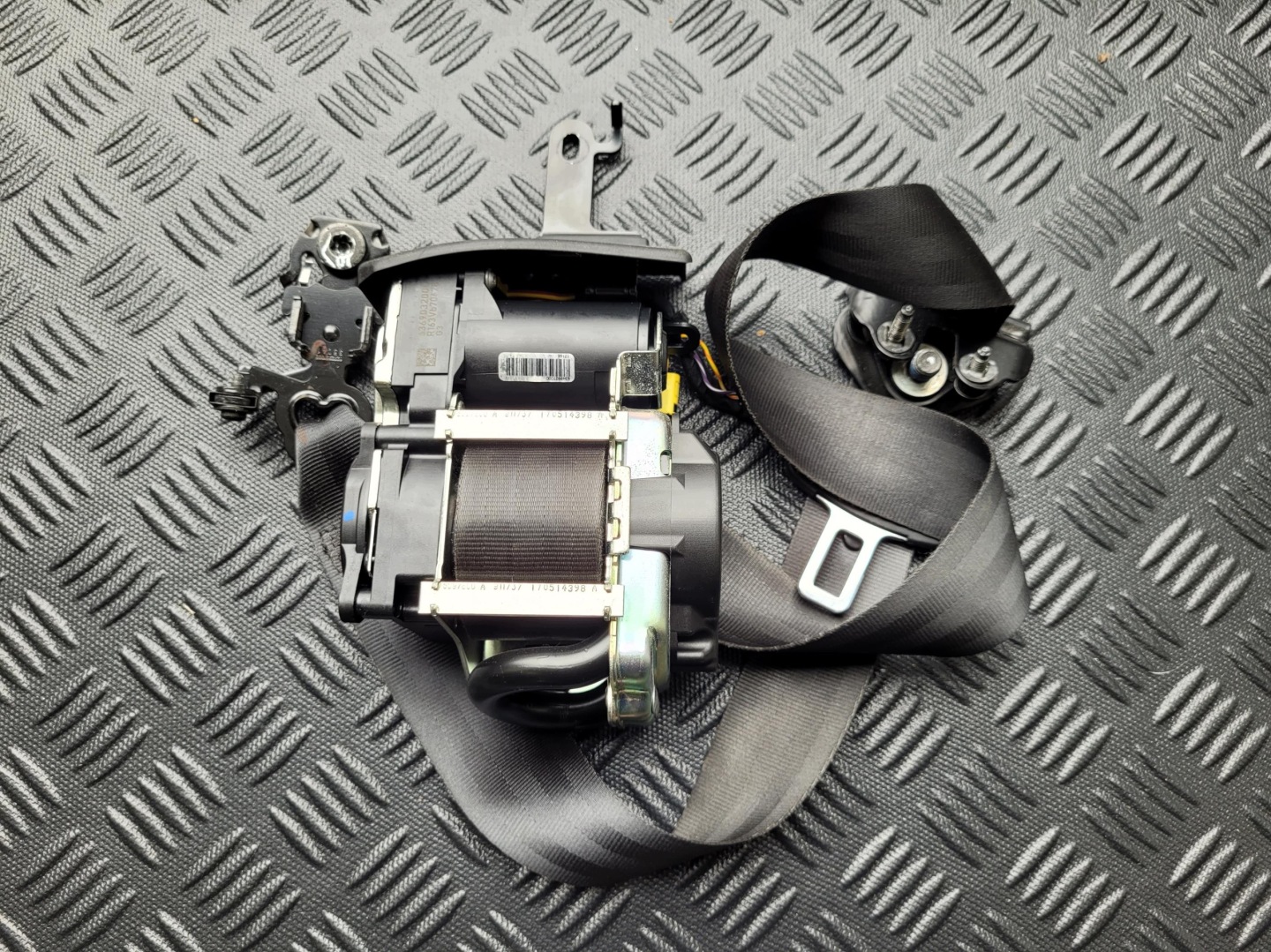 tension belt safety front front right 39838533 VOLVO XC60 II