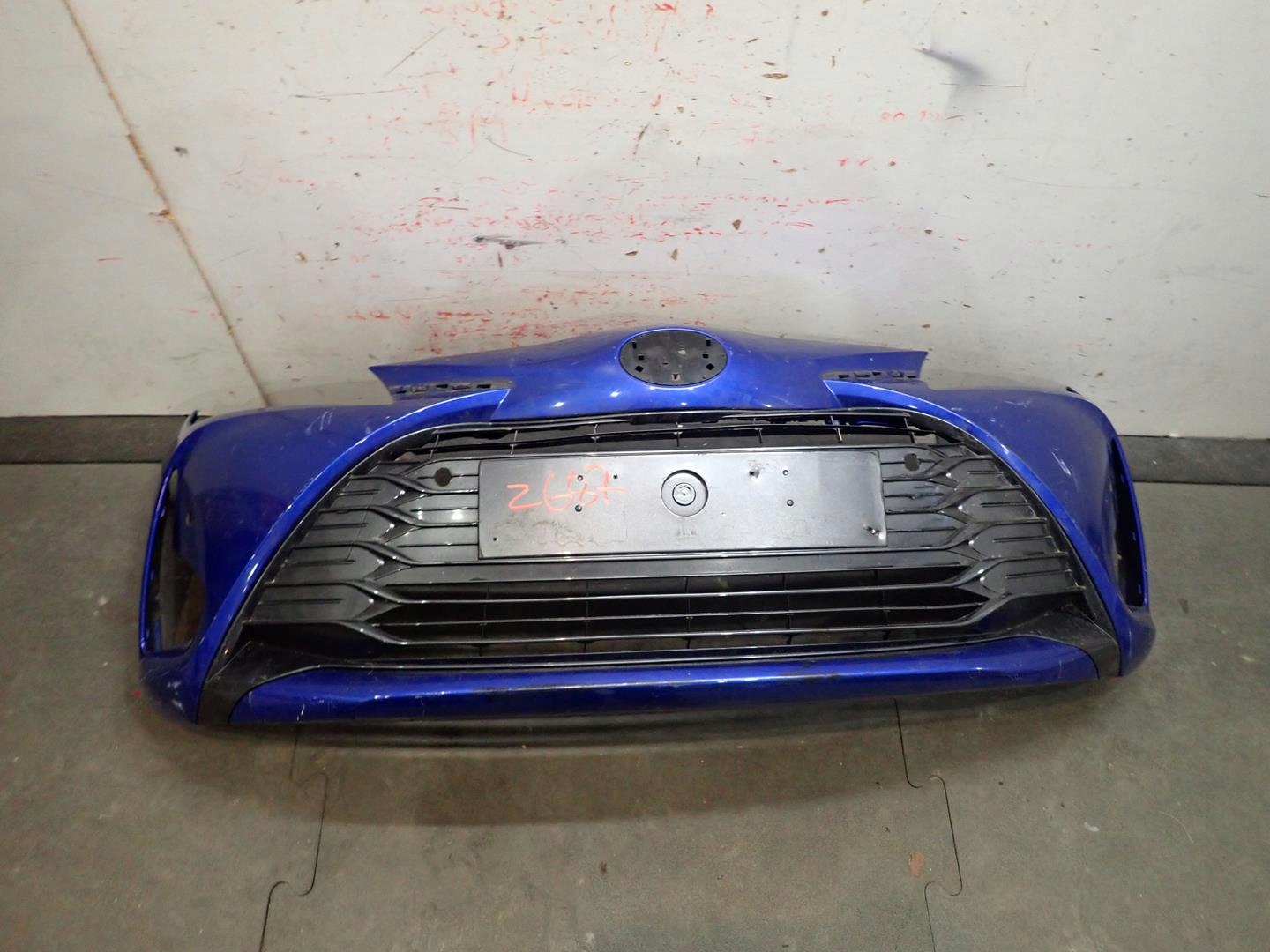 bumper front front TOYOTA YARIS III LIFT IV 2017