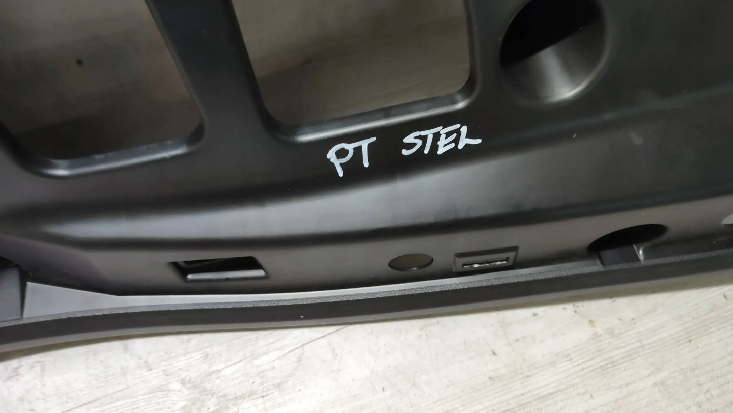 Alfa Romeo Stelvio 2.0T 21r. side pillar kanapy right rear part