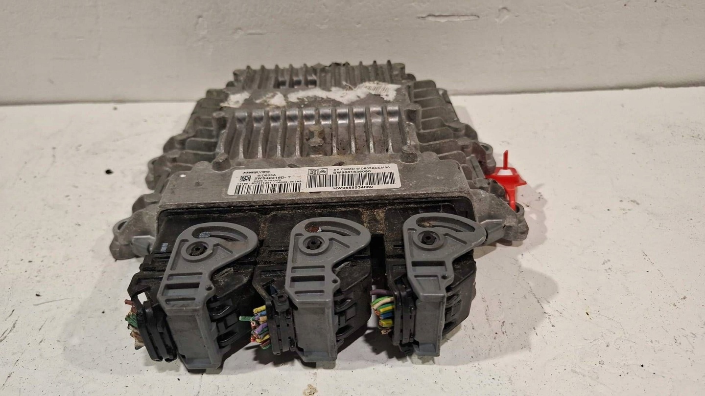 control unit of the engine computer 5WS40316DT Peugeot 607 2.0 HDI
