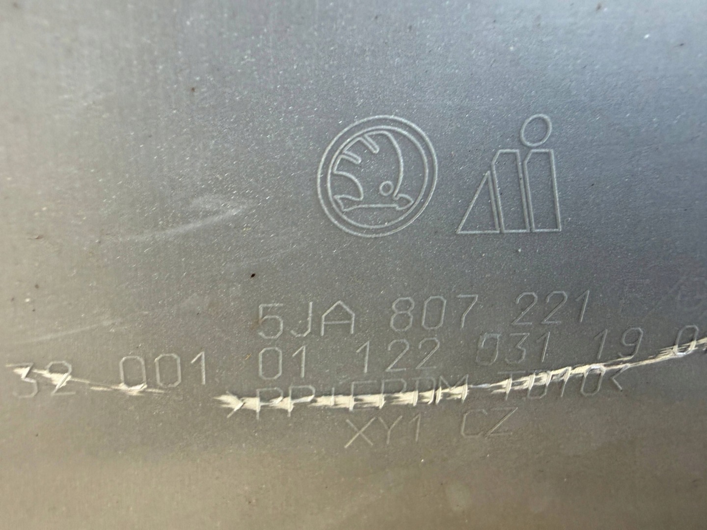 Skoda Rapid 5j 17- Lift bumper front front