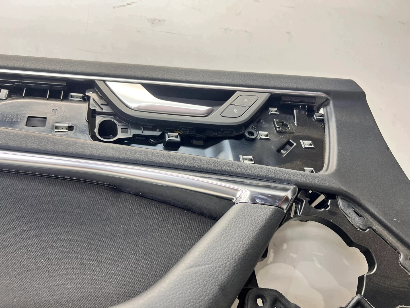side door left front AUDI A6 C8 4K1867105B QQ2