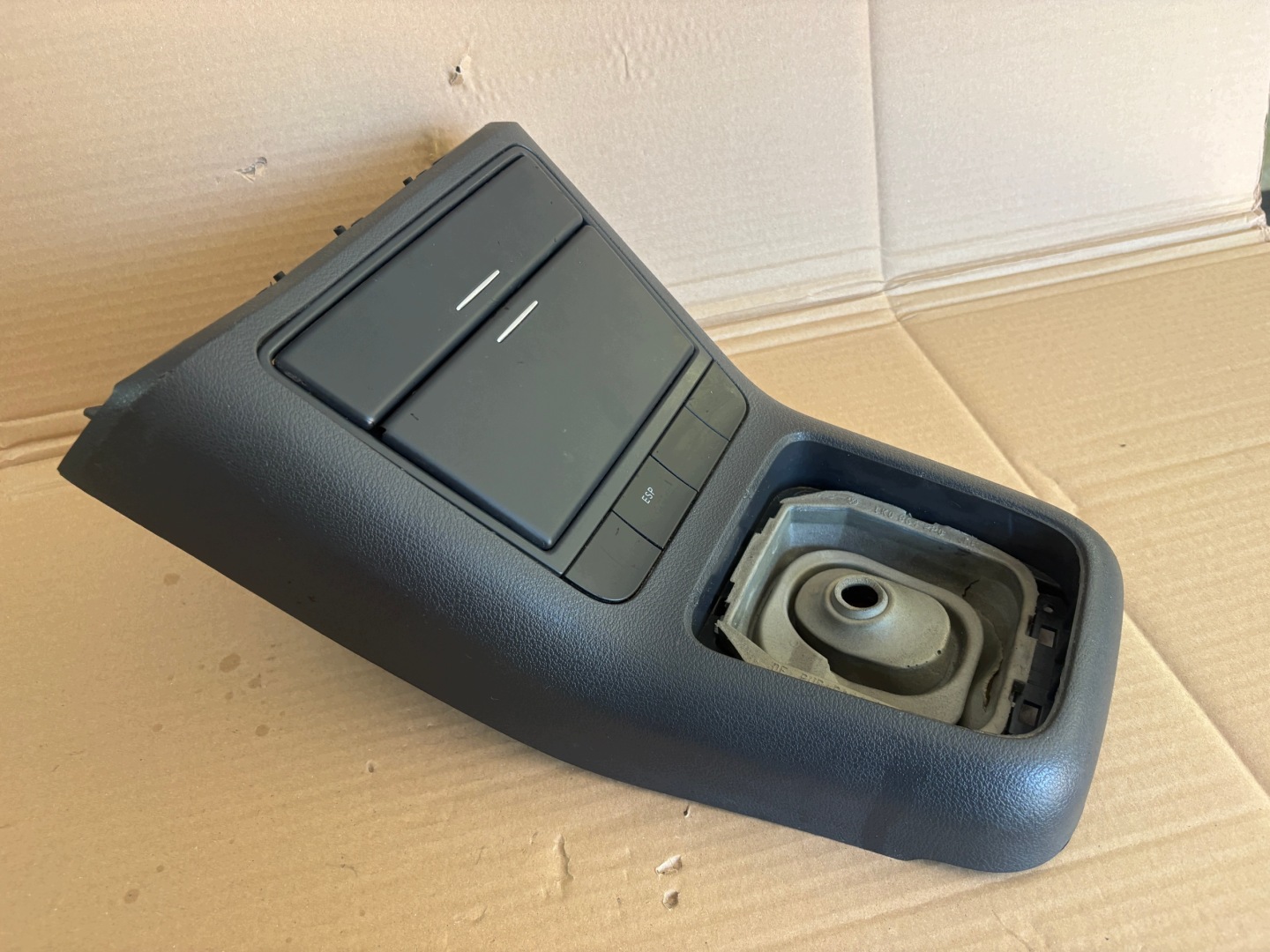 VW GOLF plus TUNEL central PANEL passenger compartment 5M1857961C