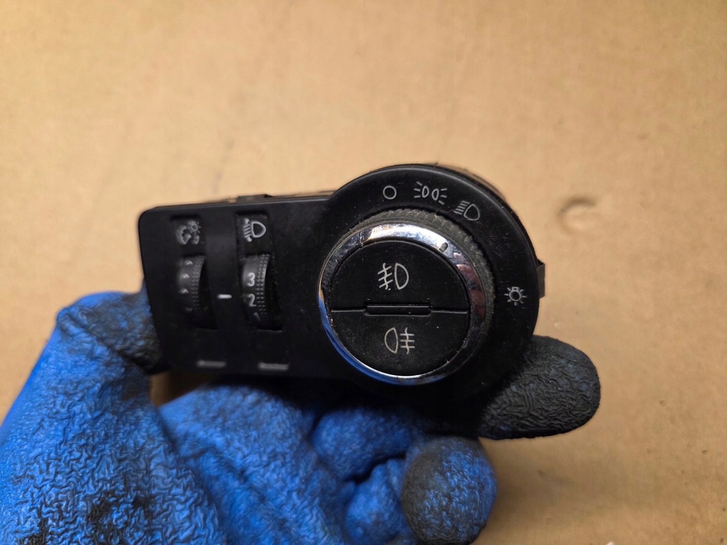 light switch OPEL ASTRA J IV 13268695