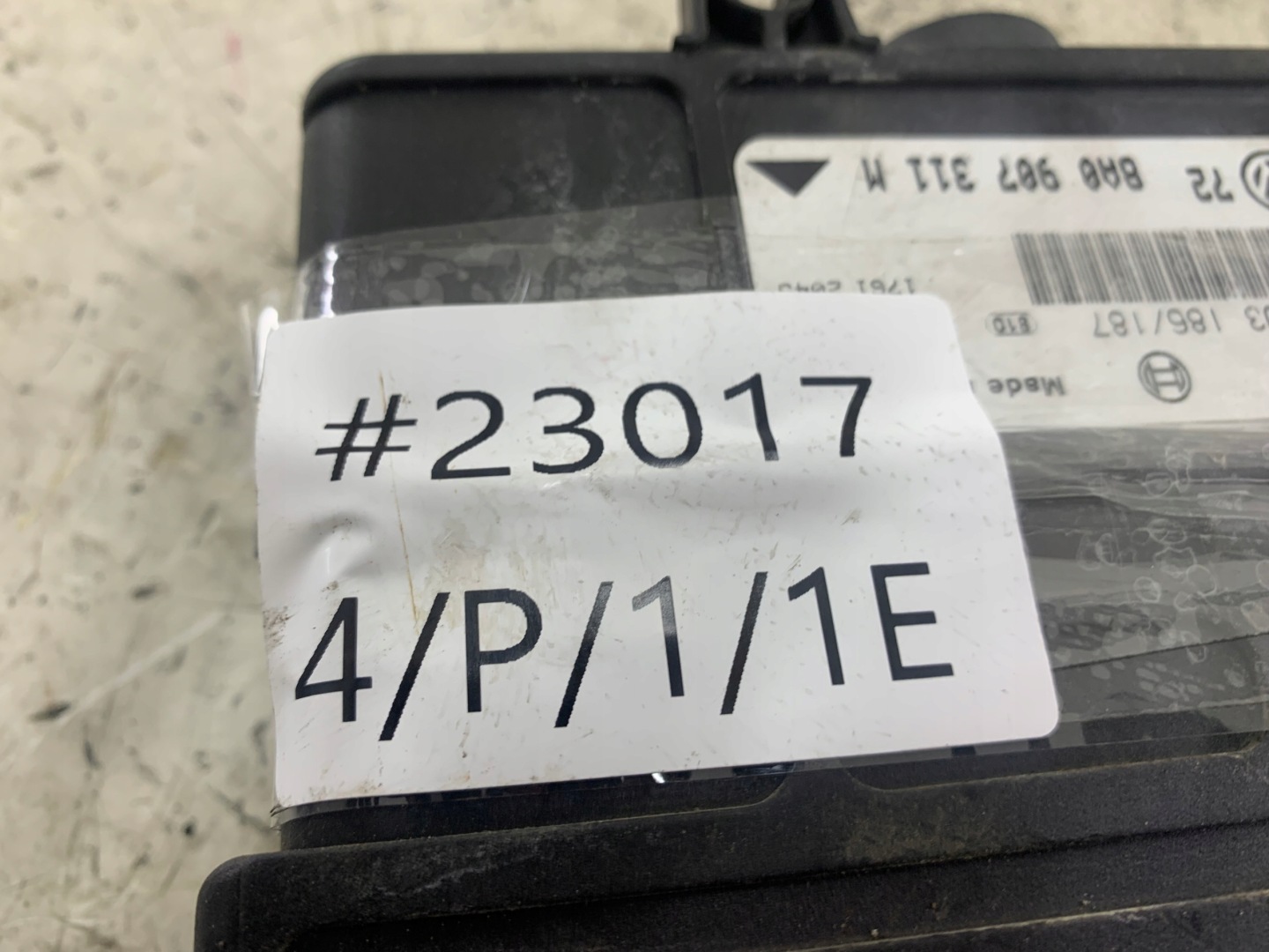 VW GOLF 3 III 1.8 control unit of the engine 8A0907311M