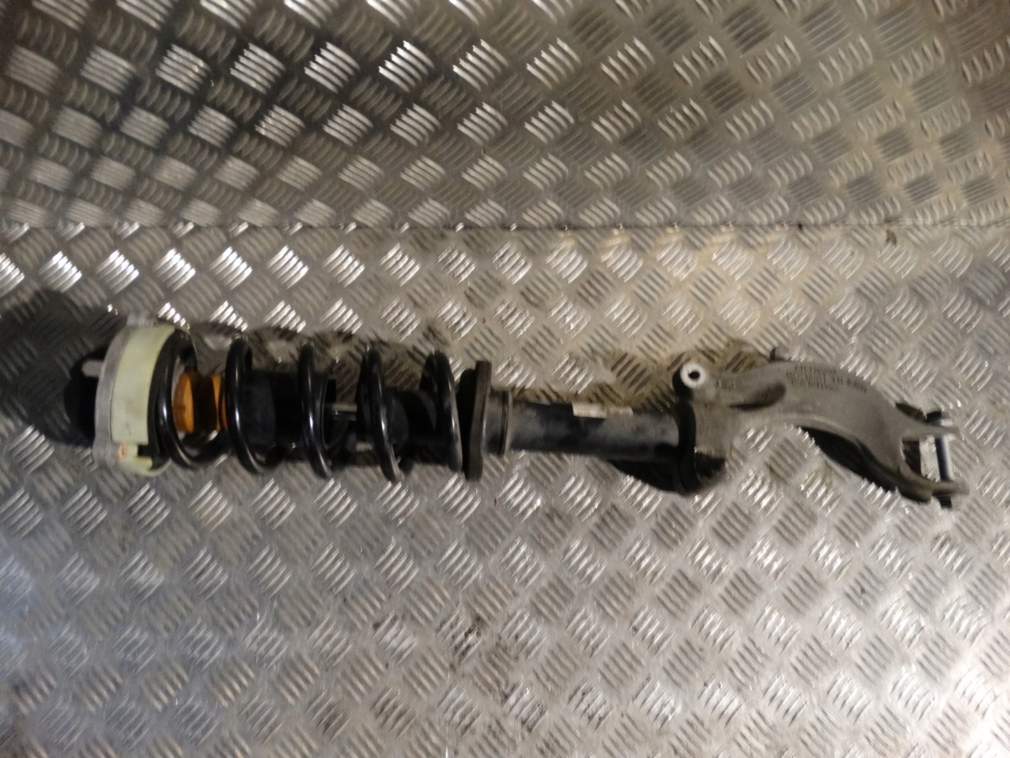 IDEALNY shock absorber front left AUDI A6 C8 1 9