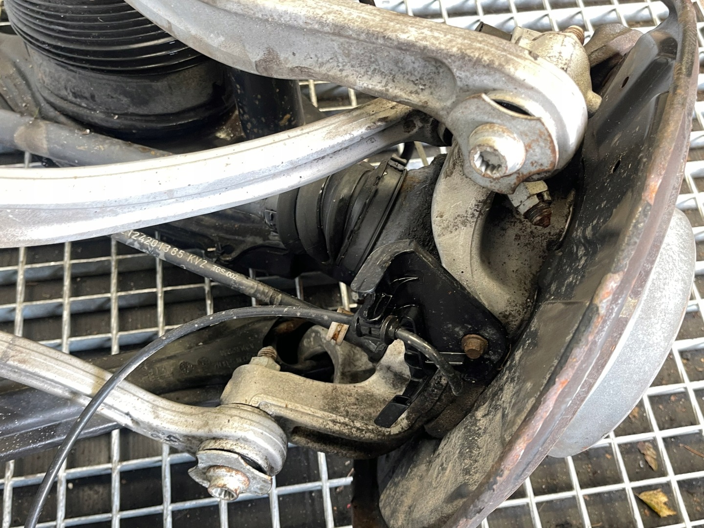 MERCEDES E W212 MCPERSON swing left rear part MIECH