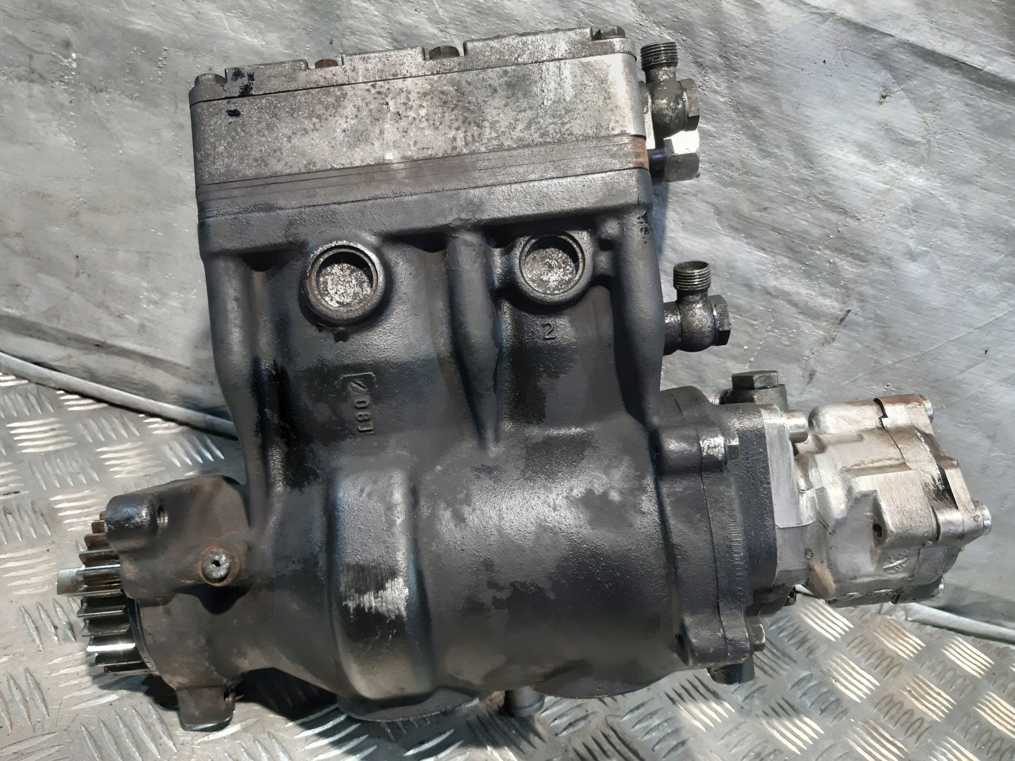 Voith MAN Liebherr compressor compressor; LP490 servo pump ZF