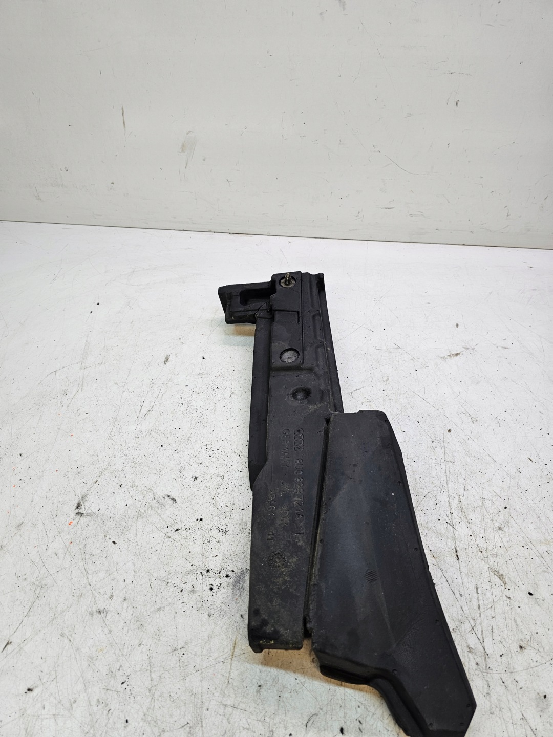 hangszigetelő sárvédő bal AUDI Q3 8U0823721A