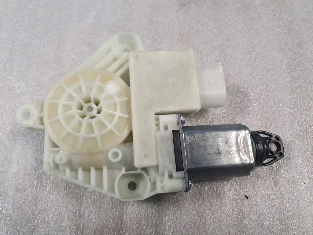 Motor BMW G30 G31 7455082 vorne rechts Original