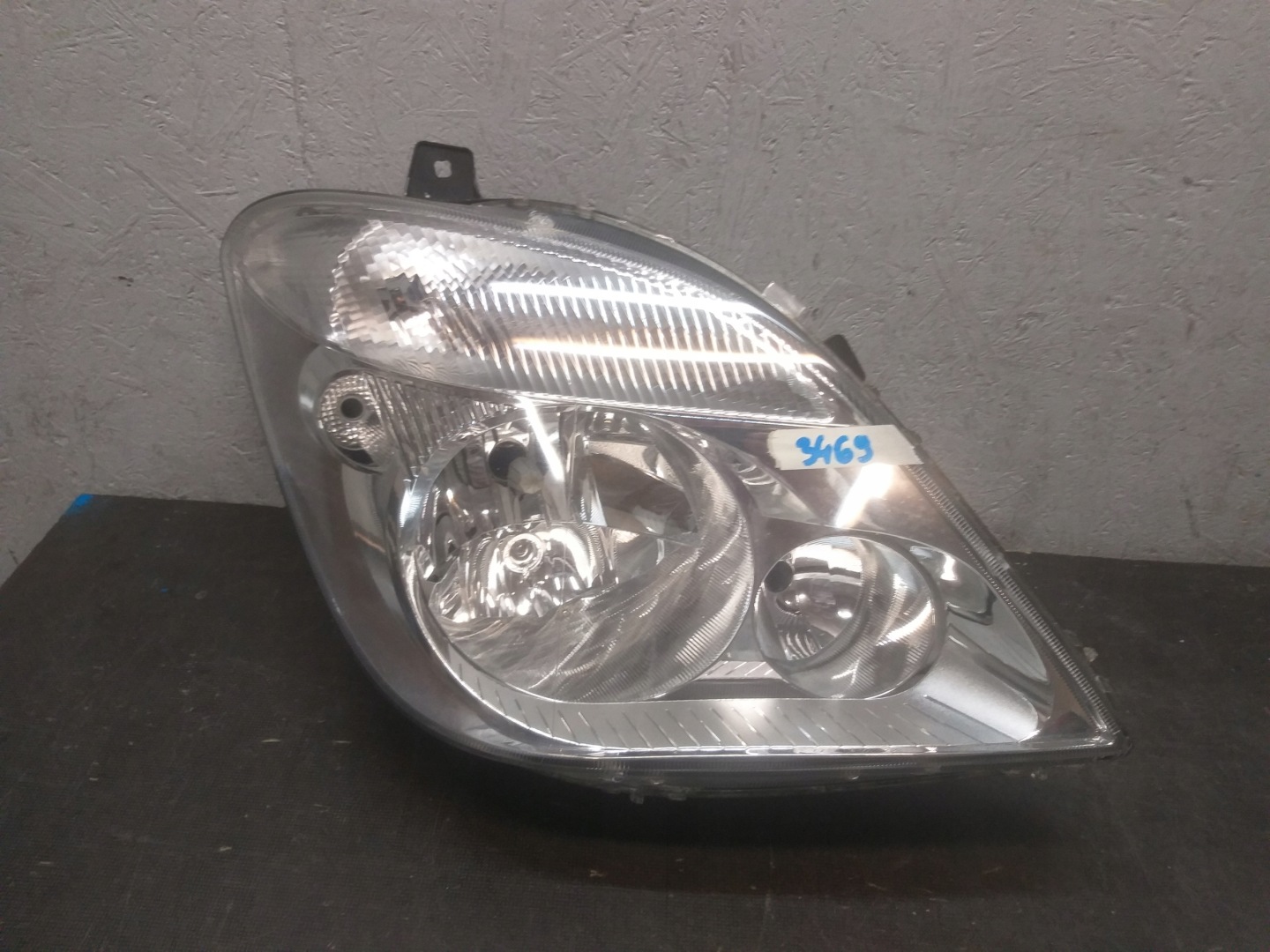 LIGHT FRONT RIGHT MERCEDES SPRINTER W906 06-14 A9068200261