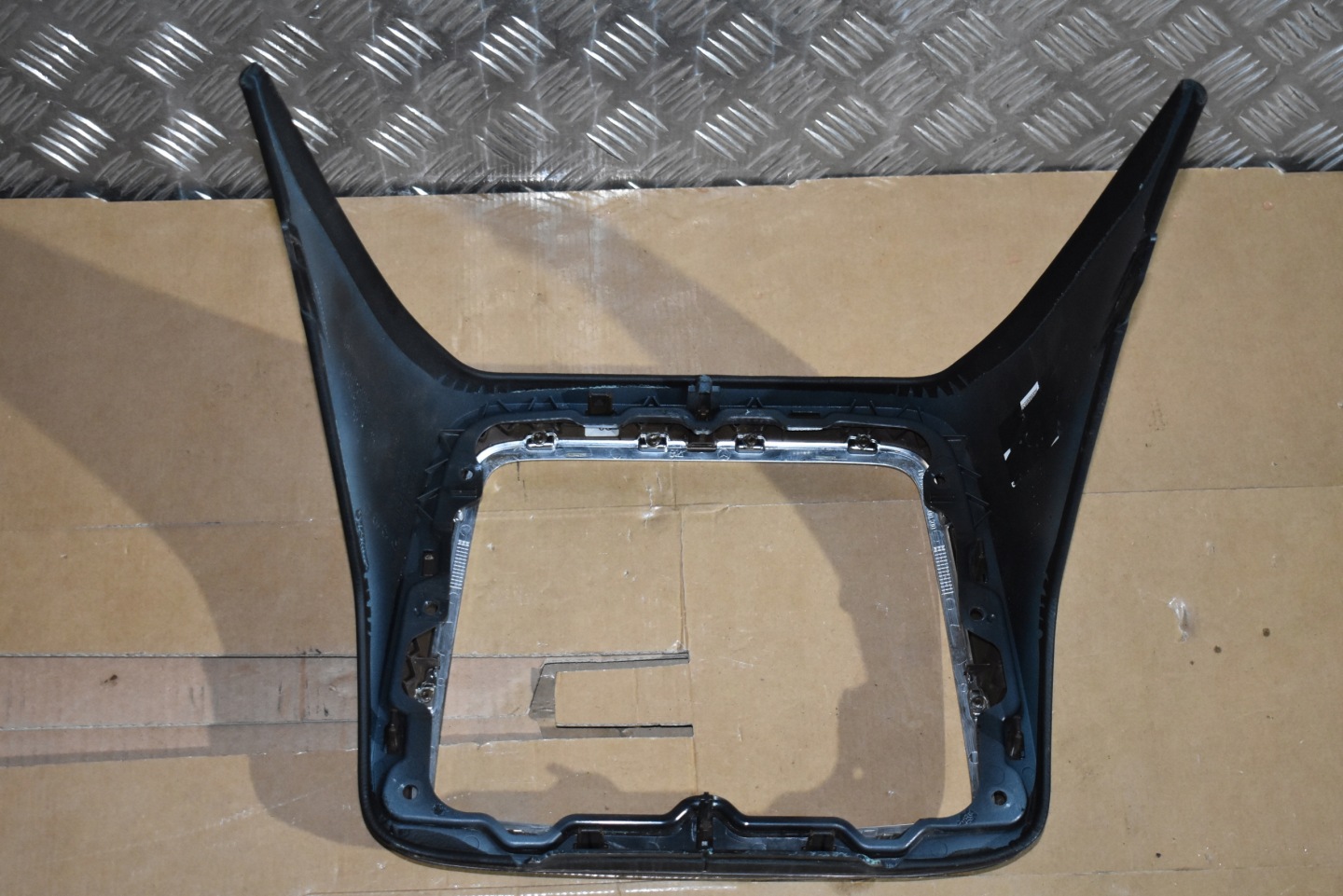 IDEALNA frame consoles MERCEDES W463 1