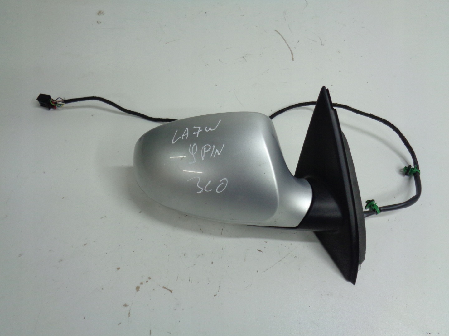 VW PASSAT B6 mirror right 9 PIN LA7W 05-10R