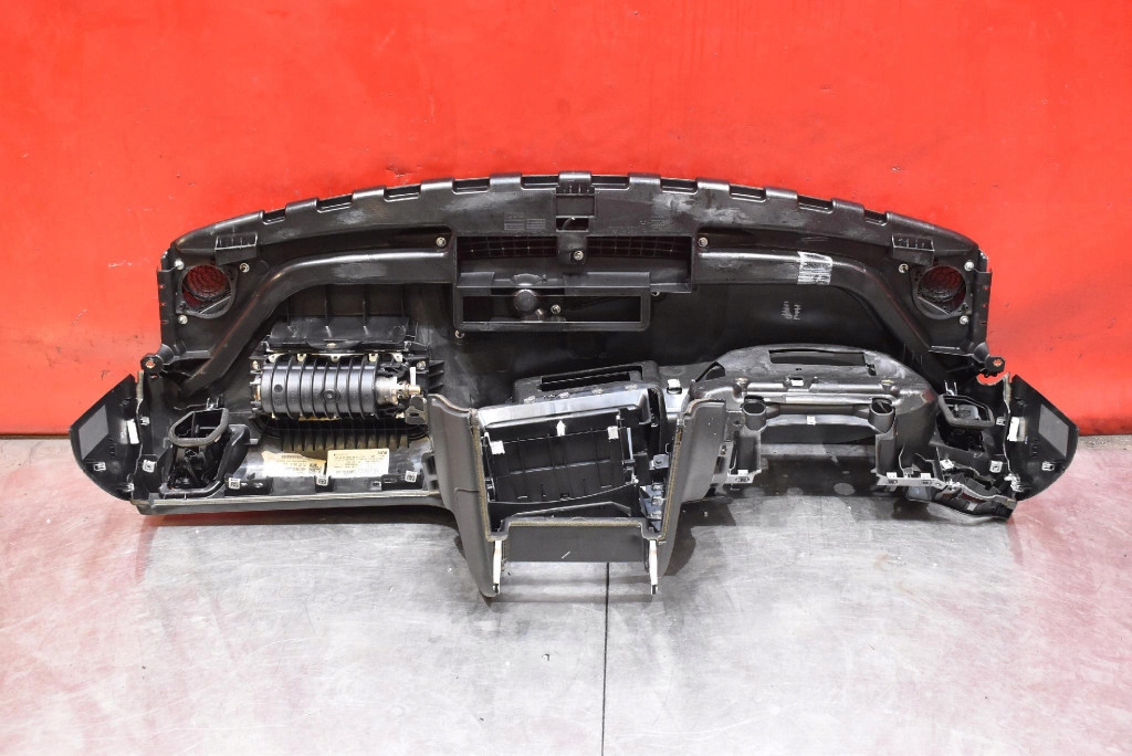 dashboard instrument panel console cockpit airbag EU AUDI A5 8T 07-11