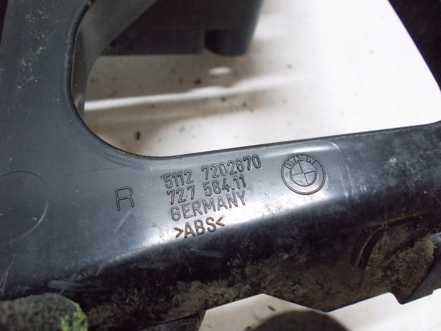 BMW E91 2.0 D 10R bumper bracket right rear part 7202670